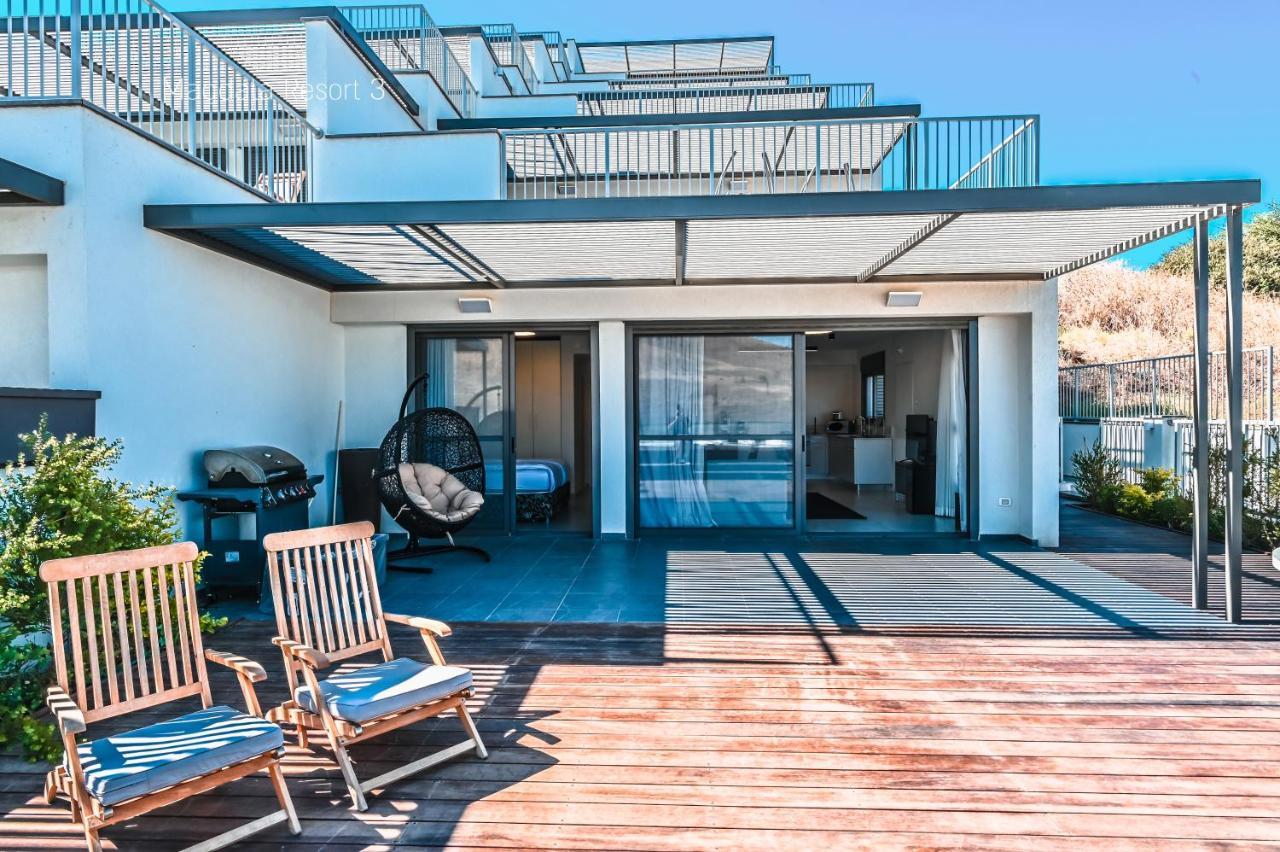 Yalarent Magdala Resort- Luxury Suites With Pool Or Jacuzzi With Sea View ミグダル エクステリア 写真