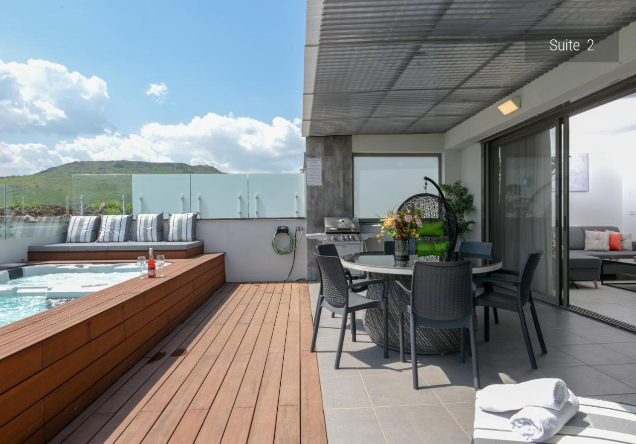 Yalarent Magdala Resort- Luxury Suites With Pool Or Jacuzzi With Sea View ミグダル エクステリア 写真