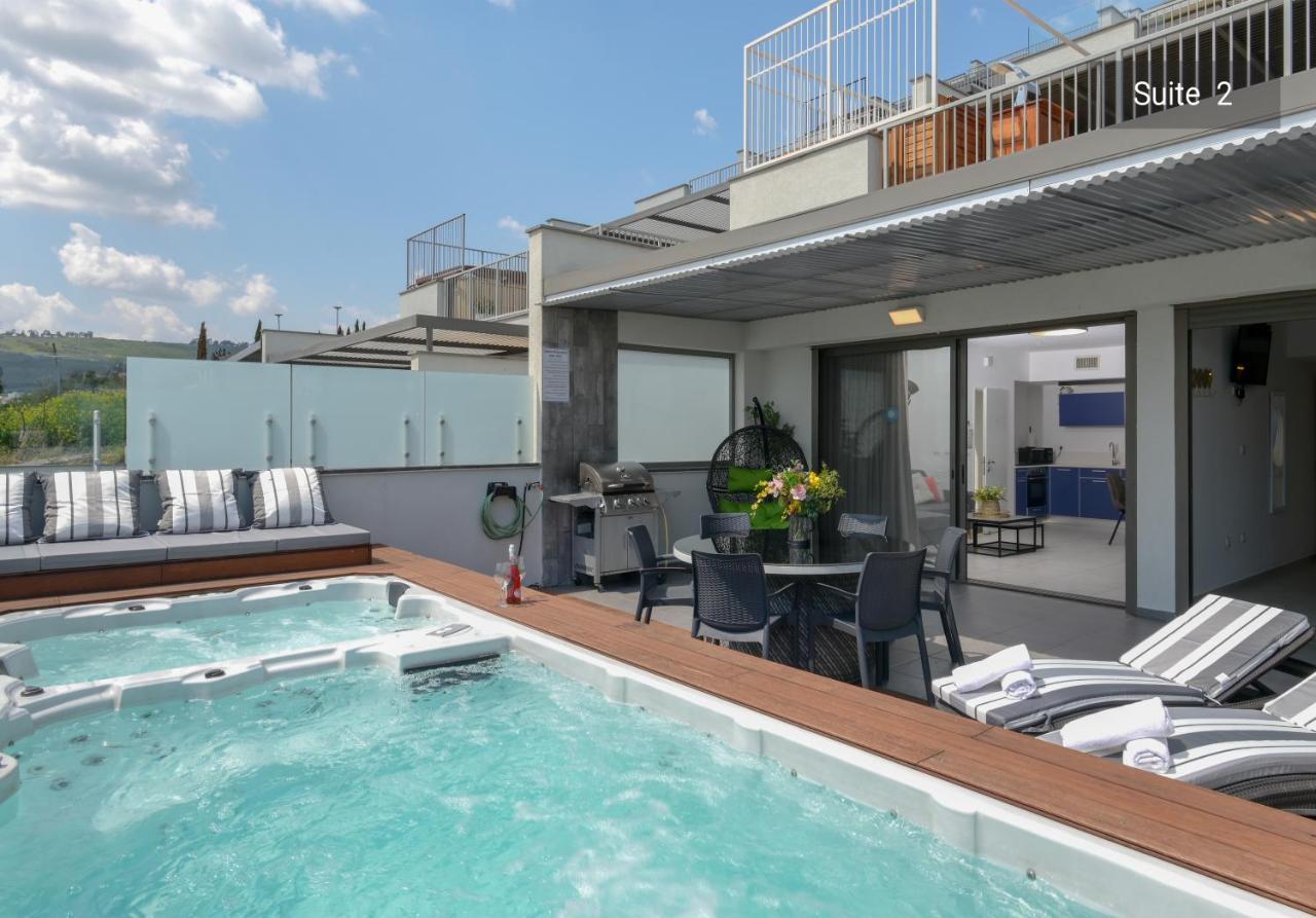 Yalarent Magdala Resort- Luxury Suites With Pool Or Jacuzzi With Sea View ミグダル エクステリア 写真
